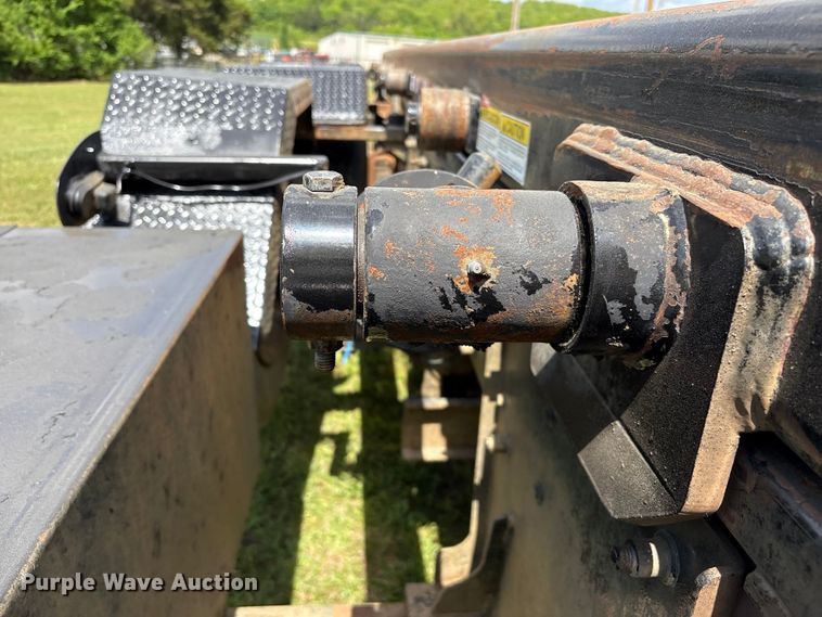 image for item EW1496 2015 Mack Gu  rollback truck