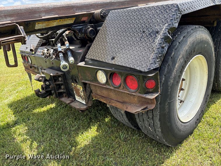 image for item EW1496 2015 Mack Gu  rollback truck