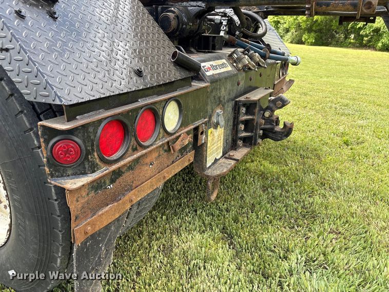 image for item EW1496 2015 Mack Gu  rollback truck