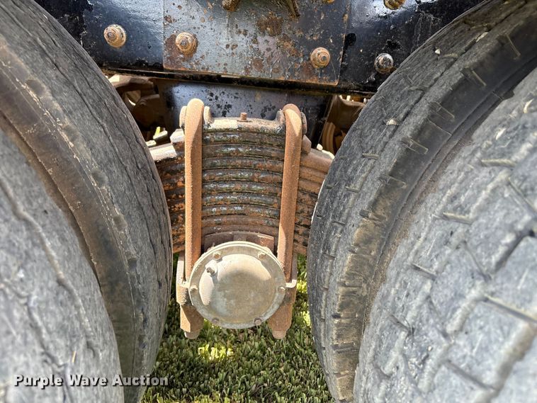 image for item EW1496 2015 Mack Gu  rollback truck