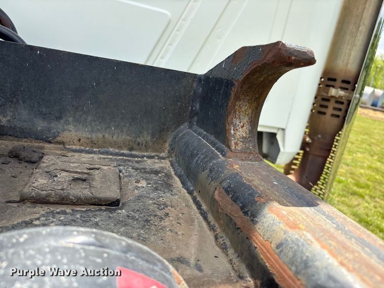 image for item EW1496 2015 Mack Gu  rollback truck