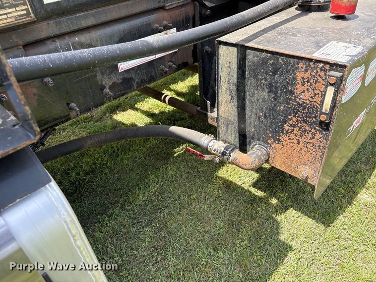 image for item EW1496 2015 Mack Gu  rollback truck