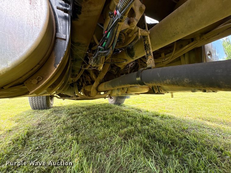 image for item EW1496 2015 Mack Gu  rollback truck