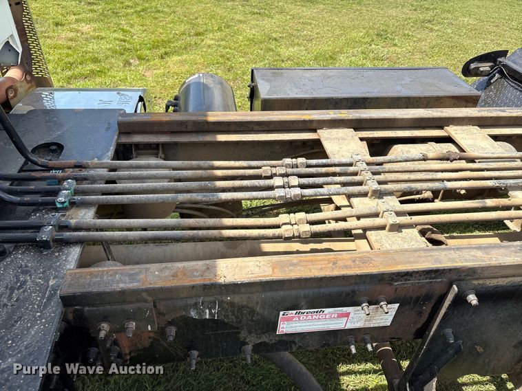 image for item EW1496 2015 Mack Gu  rollback truck