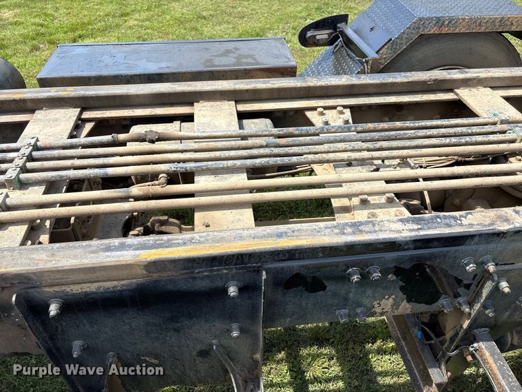 image for item EW1496 2015 Mack Gu  rollback truck