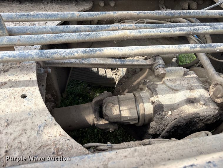 image for item EW1496 2015 Mack Gu  rollback truck