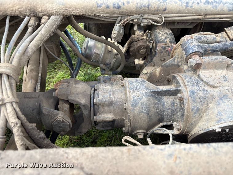 image for item EW1496 2015 Mack Gu  rollback truck