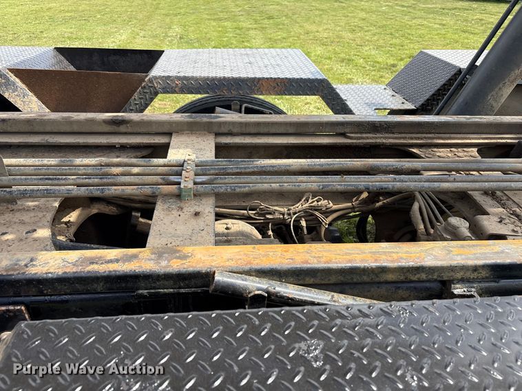 image for item EW1496 2015 Mack Gu  rollback truck