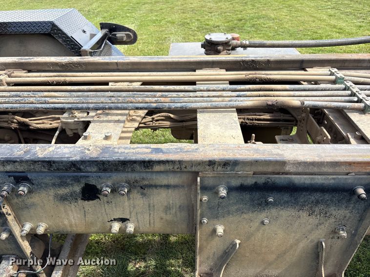 image for item EW1496 2015 Mack Gu  rollback truck