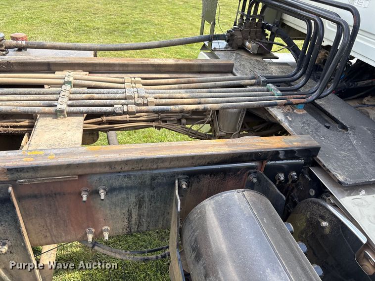 image for item EW1496 2015 Mack Gu  rollback truck