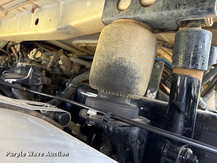 image for item EW1496 2015 Mack Gu  rollback truck