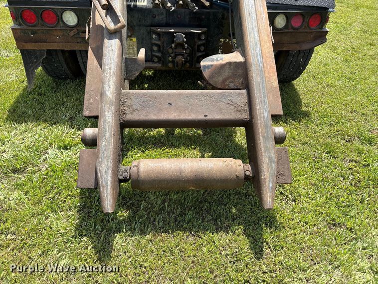 image for item EW1496 2015 Mack Gu  rollback truck