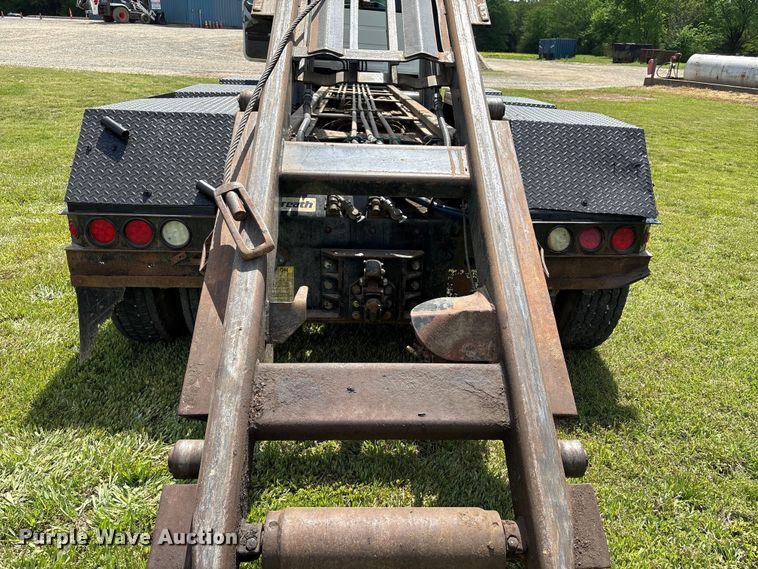 image for item EW1496 2015 Mack Gu  rollback truck