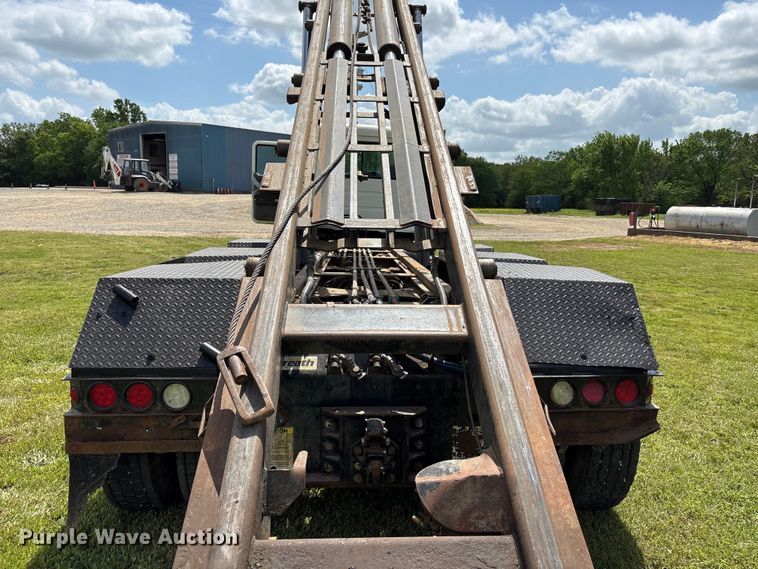 image for item EW1496 2015 Mack Gu  rollback truck