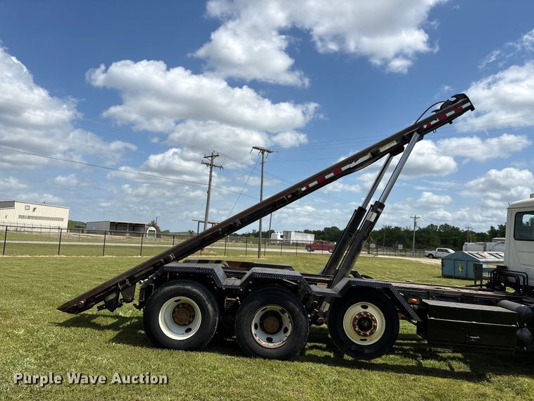 image for item EW1496 2015 Mack Gu  rollback truck