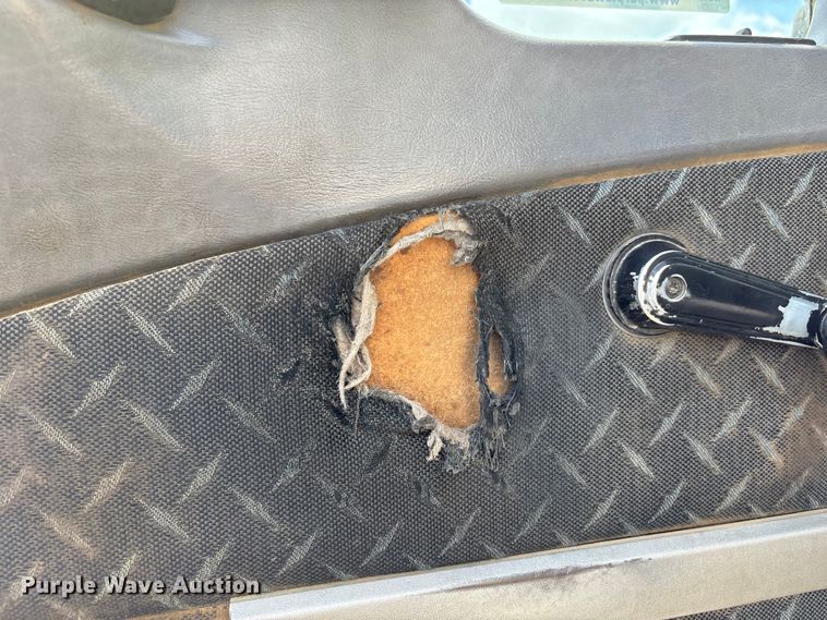 image for item EW1496 2015 Mack Gu  rollback truck