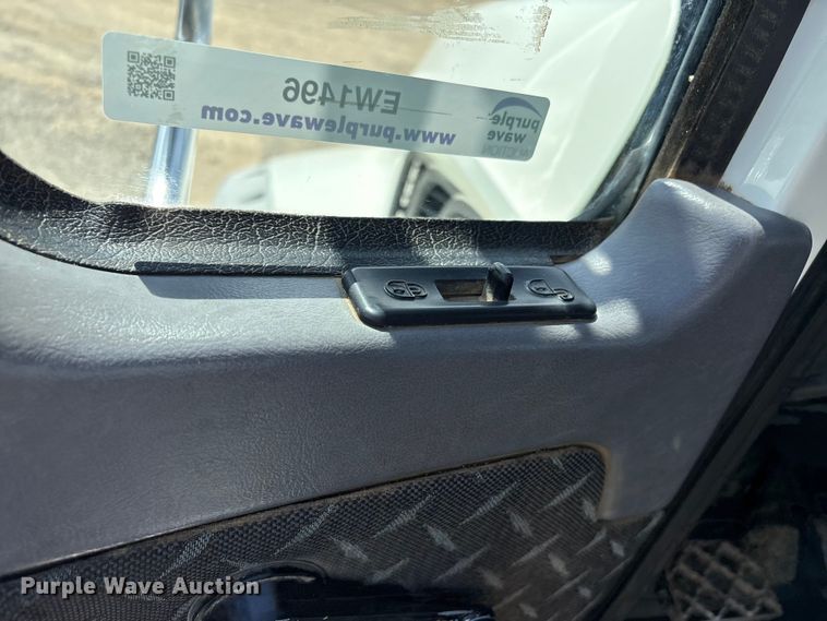 image for item EW1496 2015 Mack Gu  rollback truck