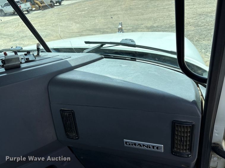 image for item EW1496 2015 Mack Gu  rollback truck