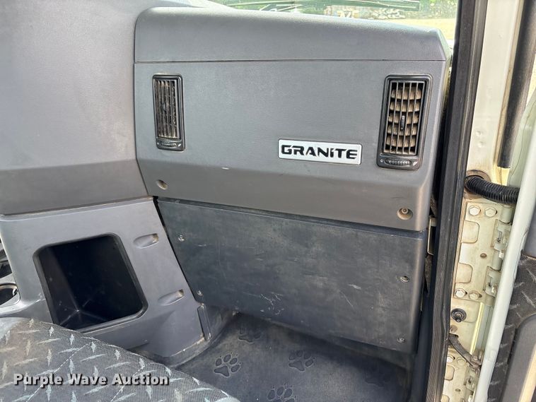 image for item EW1496 2015 Mack Gu  rollback truck