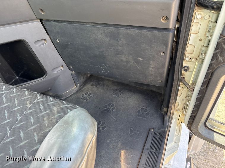 image for item EW1496 2015 Mack Gu  rollback truck