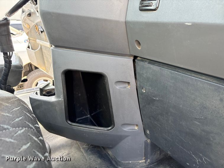 image for item EW1496 2015 Mack Gu  rollback truck