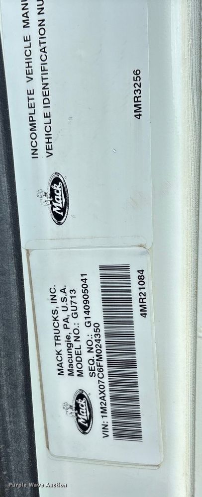 image for item EW1496 2015 Mack Gu  rollback truck