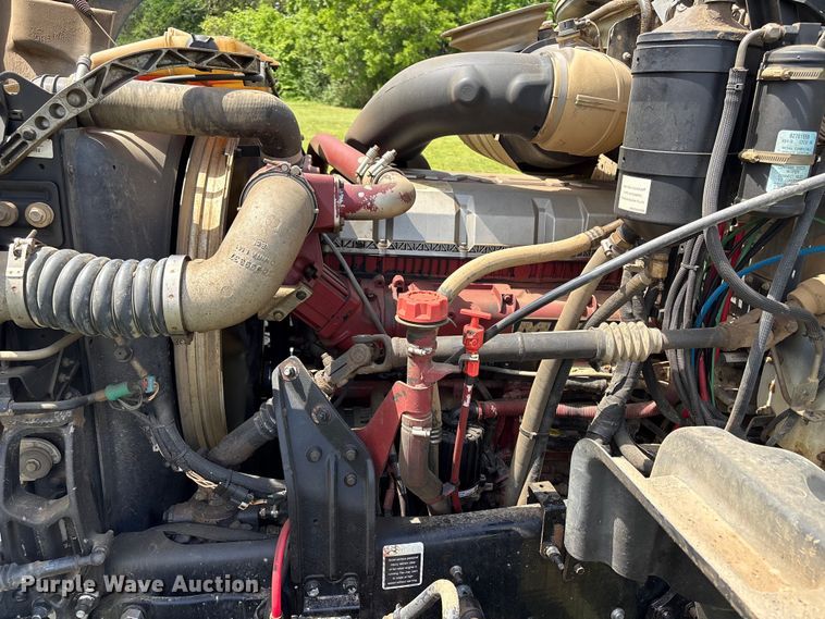 image for item EW1496 2015 Mack Gu  rollback truck