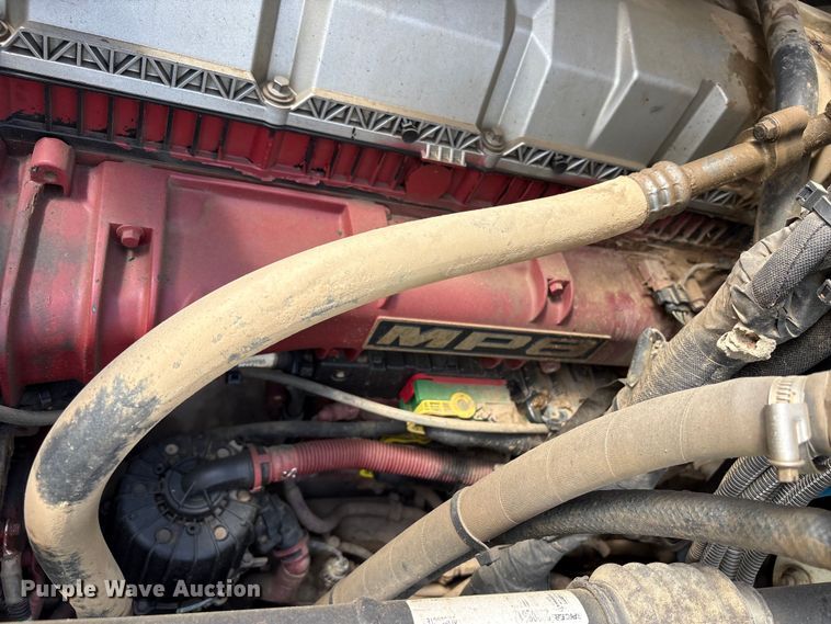 image for item EW1496 2015 Mack Gu  rollback truck