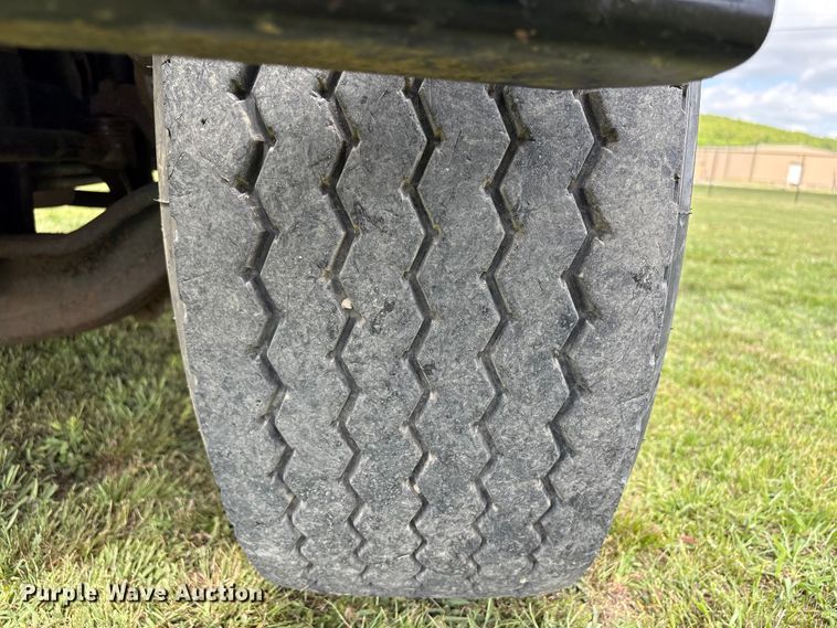 image for item EW1496 2015 Mack Gu  rollback truck