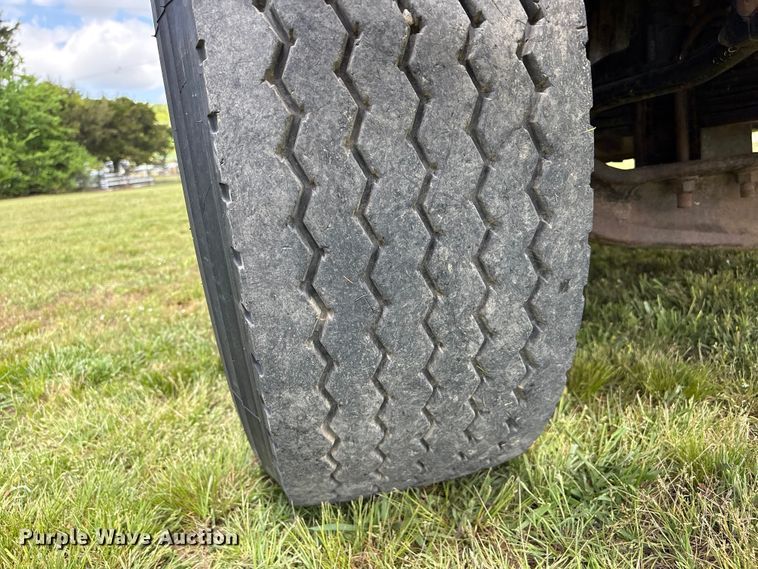 image for item EW1496 2015 Mack Gu  rollback truck