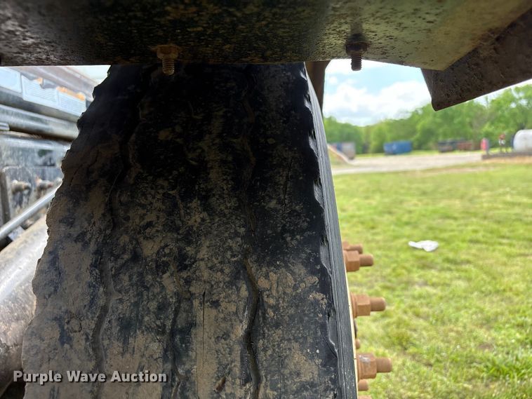 image for item EW1496 2015 Mack Gu  rollback truck