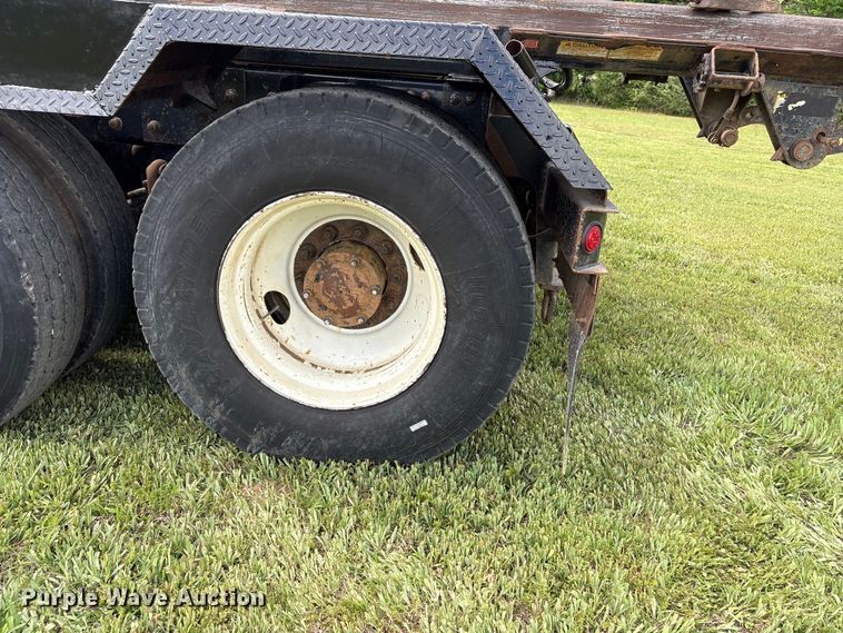 image for item EW1496 2015 Mack Gu  rollback truck