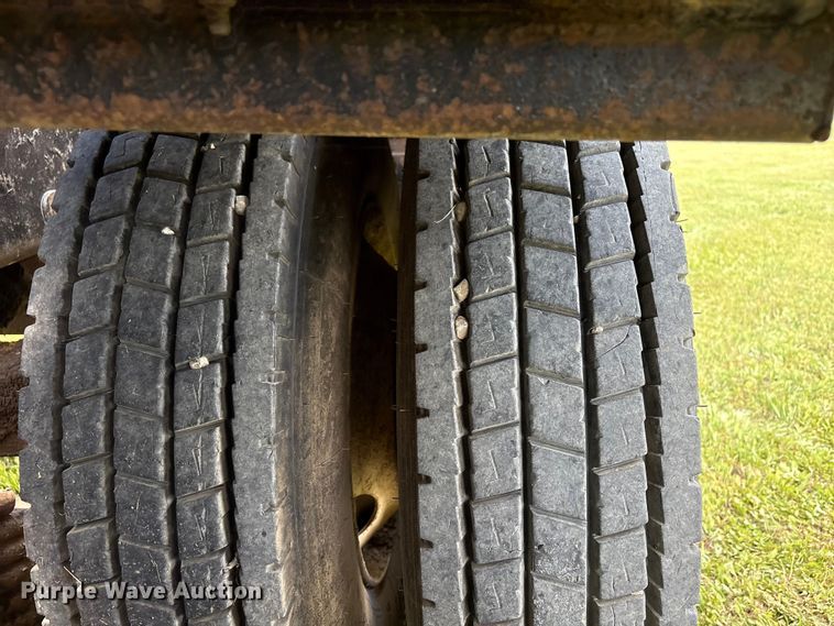 image for item EW1496 2015 Mack Gu  rollback truck