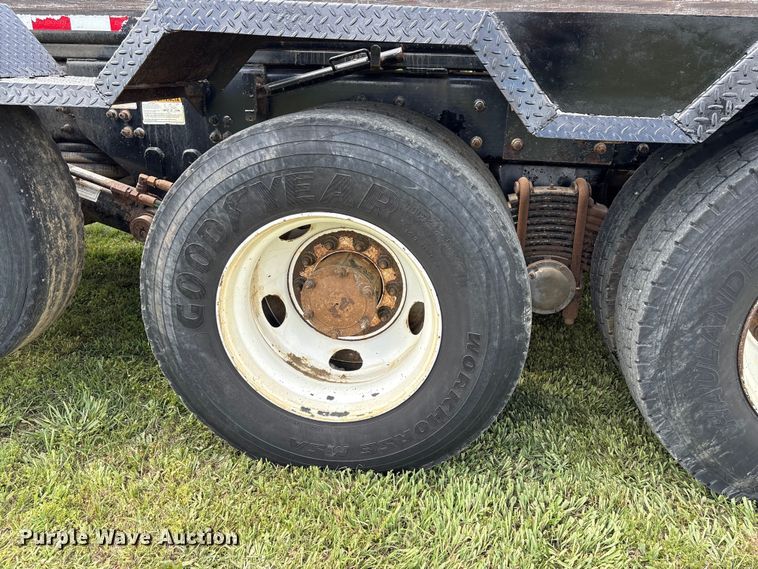 image for item EW1496 2015 Mack Gu  rollback truck