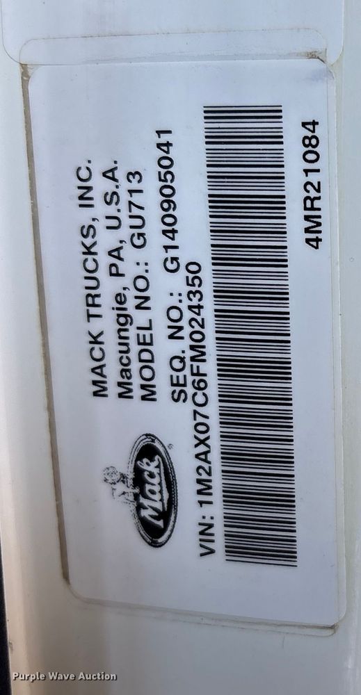 image for item EW1496 2015 Mack Gu  rollback truck