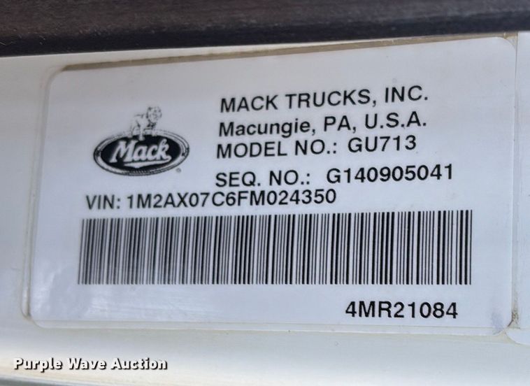 image for item EW1496 2015 Mack Gu  rollback truck