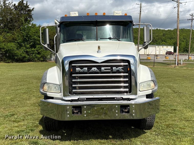 image for item EW1497 2019 Mack Granite rollback truck
