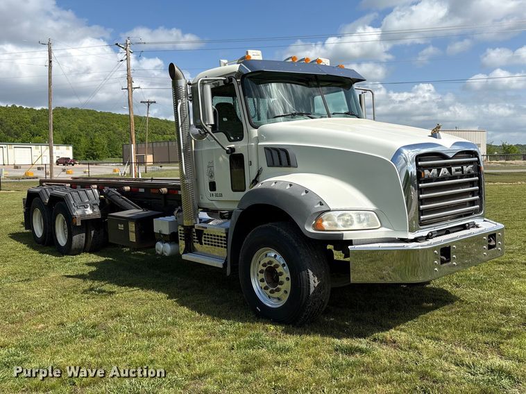 image for item EW1497 2019 Mack Granite rollback truck