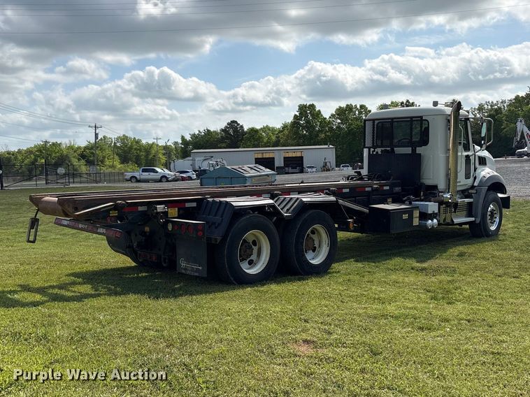 image for item EW1497 2019 Mack Granite rollback truck