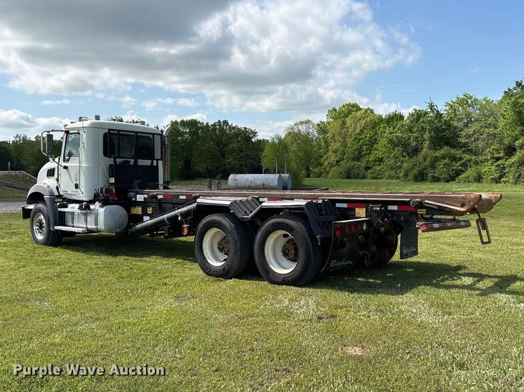 image for item EW1497 2019 Mack Granite rollback truck