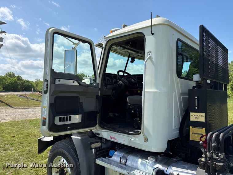 image for item EW1497 2019 Mack Granite rollback truck