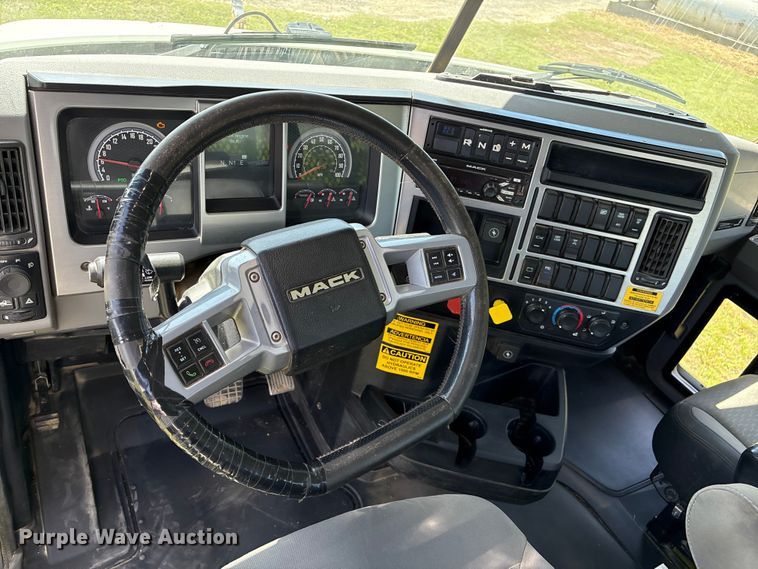 image for item EW1497 2019 Mack Granite rollback truck