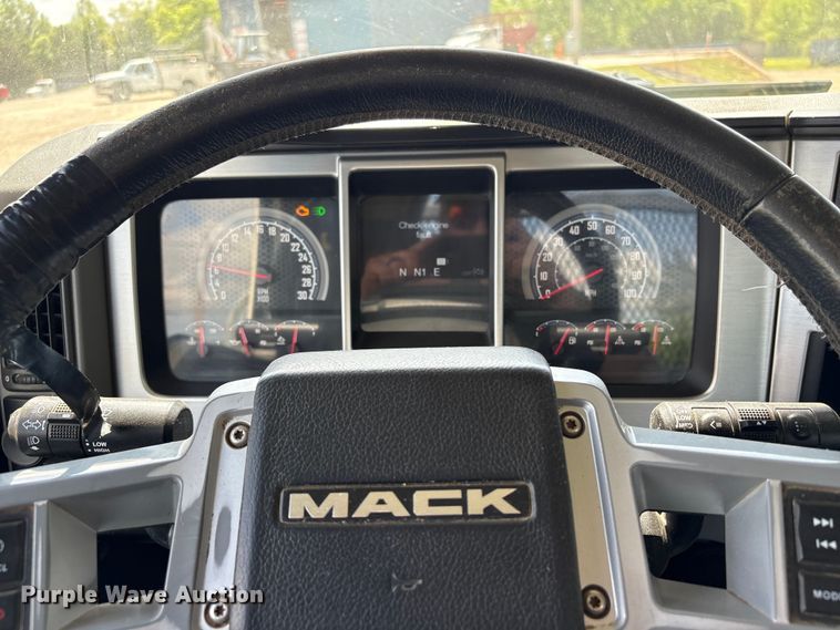 image for item EW1497 2019 Mack Granite rollback truck