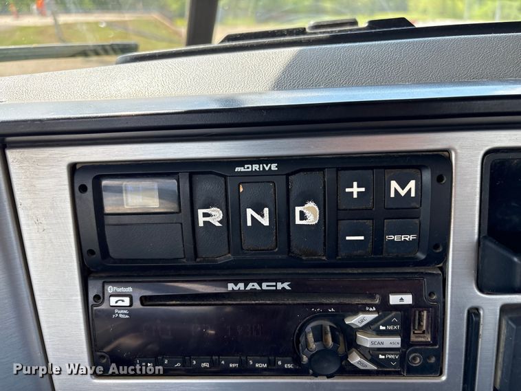 image for item EW1497 2019 Mack Granite rollback truck