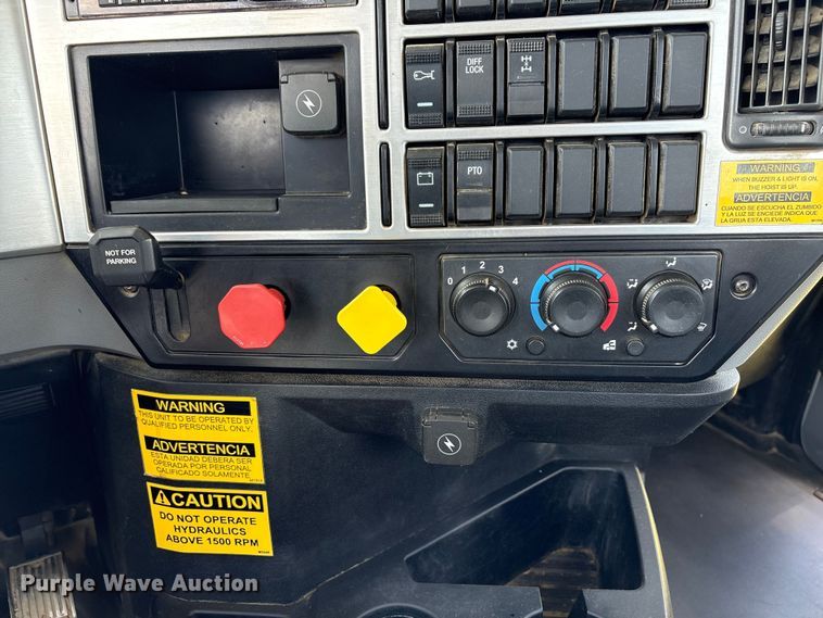 image for item EW1497 2019 Mack Granite rollback truck