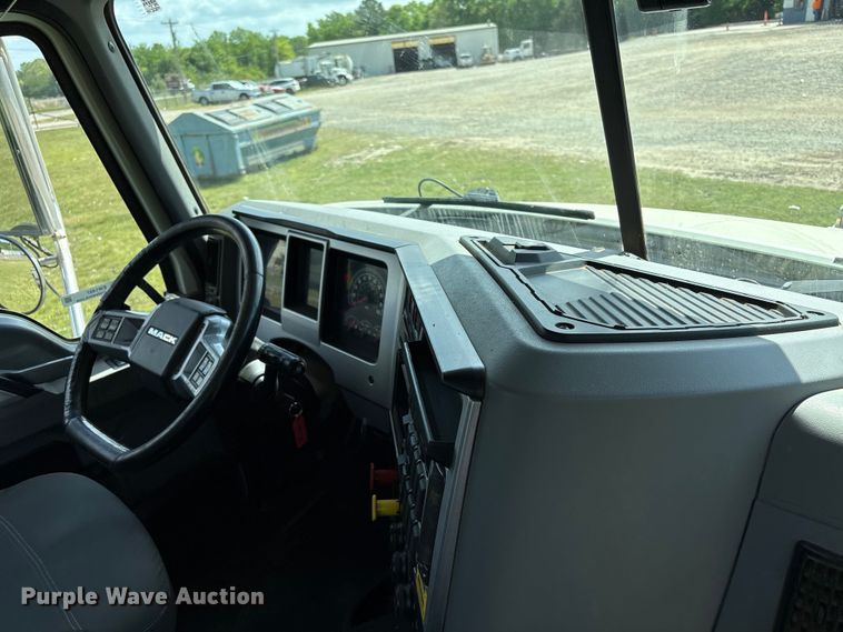 image for item EW1497 2019 Mack Granite rollback truck