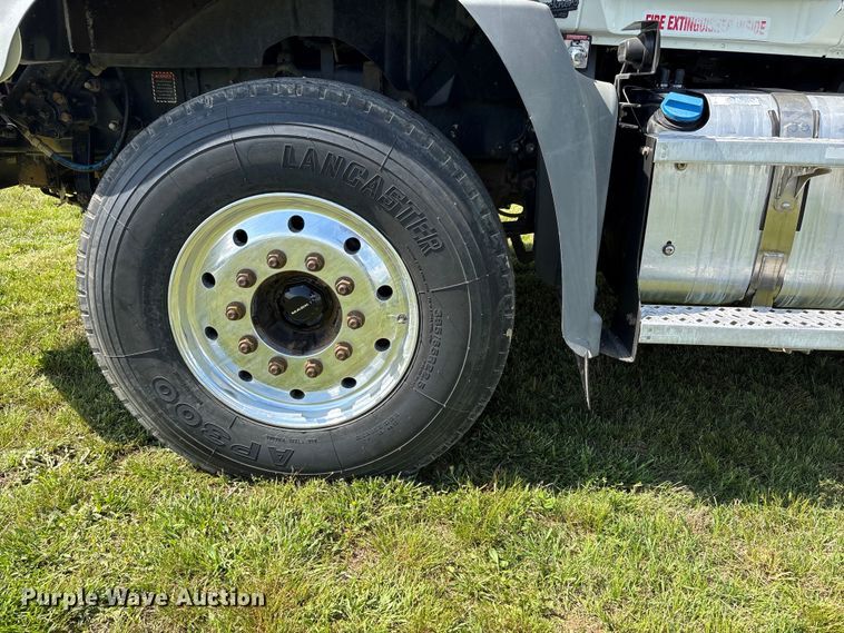 image for item EW1497 2019 Mack Granite rollback truck