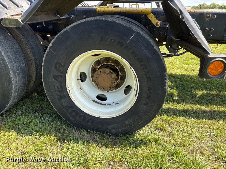 image for item EW1497 2019 Mack Granite rollback truck