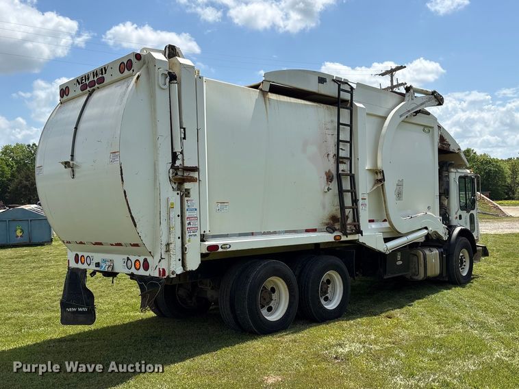 image for item EW1498 2018 Mack MRU refuse truck
