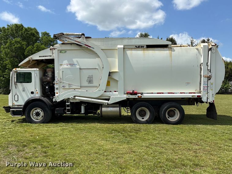 image for item EW1498 2018 Mack MRU refuse truck